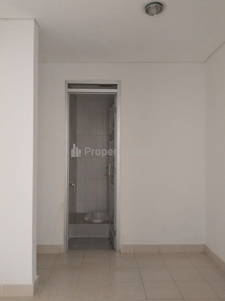 Apartemen Dijual Dekat One Belpark Pondok Labu, Jakarta Selatan - 2+1 BR Kosongan dengan AC