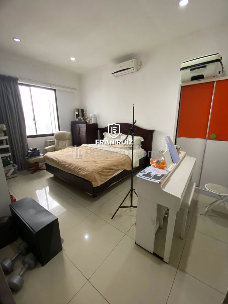 Sewa Rumah di Casa Jardin Jakarta Barat, 8x18 Semi Furnished Jarang Ada