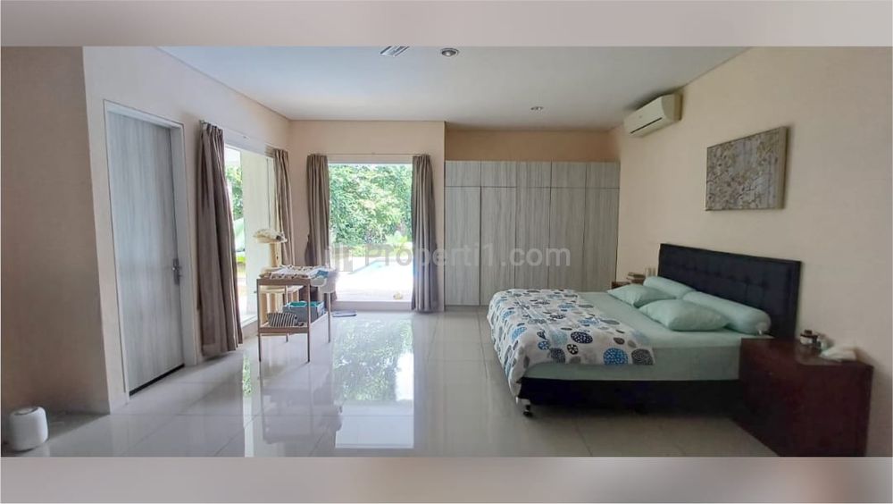 House For Rent Inside Compound at Pejaten South Jakarta - 4 Bedroom
