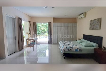 House For Rent Inside Compound at Pejaten South Jakarta - 4 Bedroom