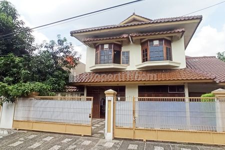 Rumah Dijual di Perumahan Elit Jatiwaringin Dekat Mall Cipinang Indah, Stasiun LRT Jatibening, SMAN 81 Jakarta, RS Harum Sisma Medika, Jakarta Timur