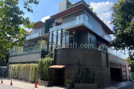 Jual Rumah Mewah SHM Ada Kolam Renang di Area Senopati, Gunawarman, Monginsidi, SCBD, Wijaya, Kebayoran Baru, Jakarta Selatan