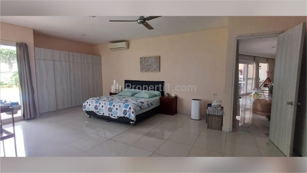 House For Rent Inside Compound at Pejaten South Jakarta - 4 Bedroom