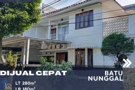 Dijual Rumah Nyaman Dalam Komplek 2 Lantai di Daerah Buah Batu Bandung