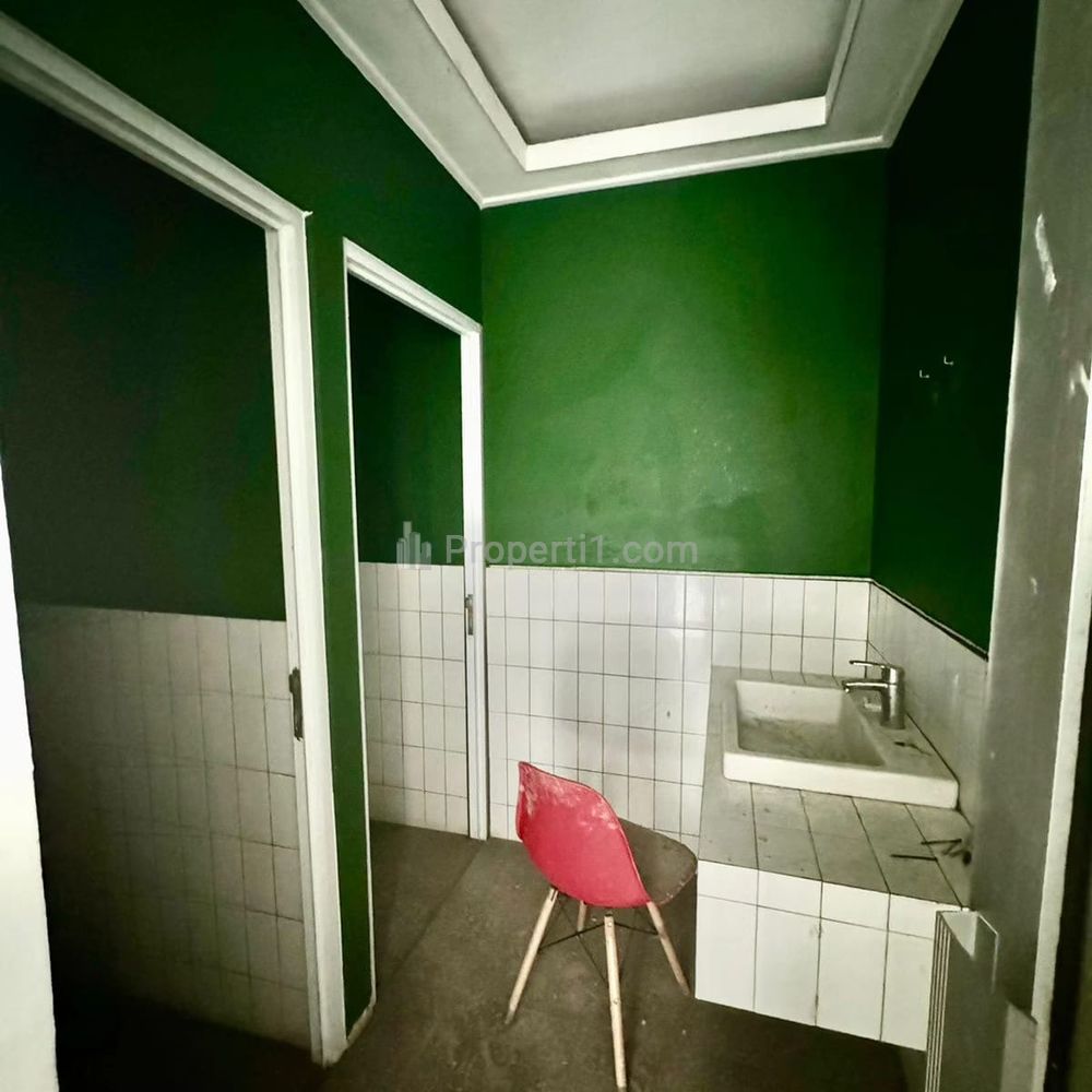 Disewakan Rumah Pingir Jalan Cocok Jadi Tempat Usaha / Cafe di Kebayoran Baru, Petogogan, Jakarta Selatan