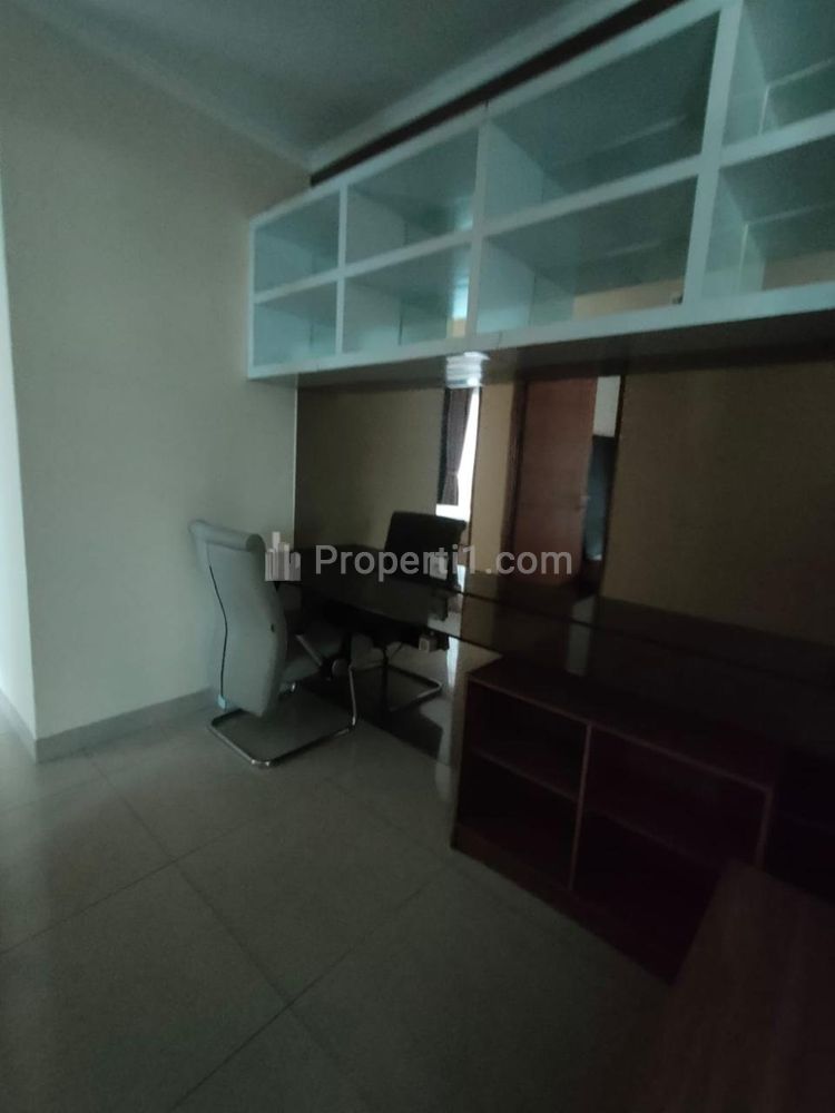 Sewa Apartemen Hampton Park 3 BR 121m2 Furnished Bagus