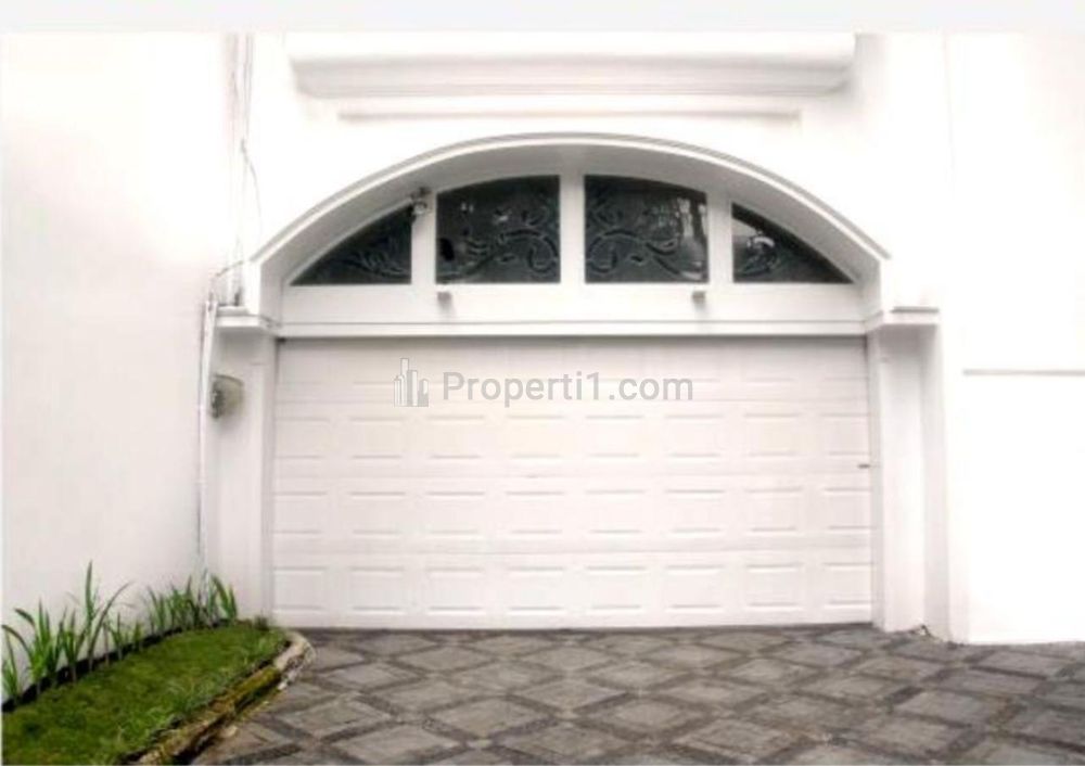 Dijual Rumah Mewah PBI Araya Malang + Kolam Renang