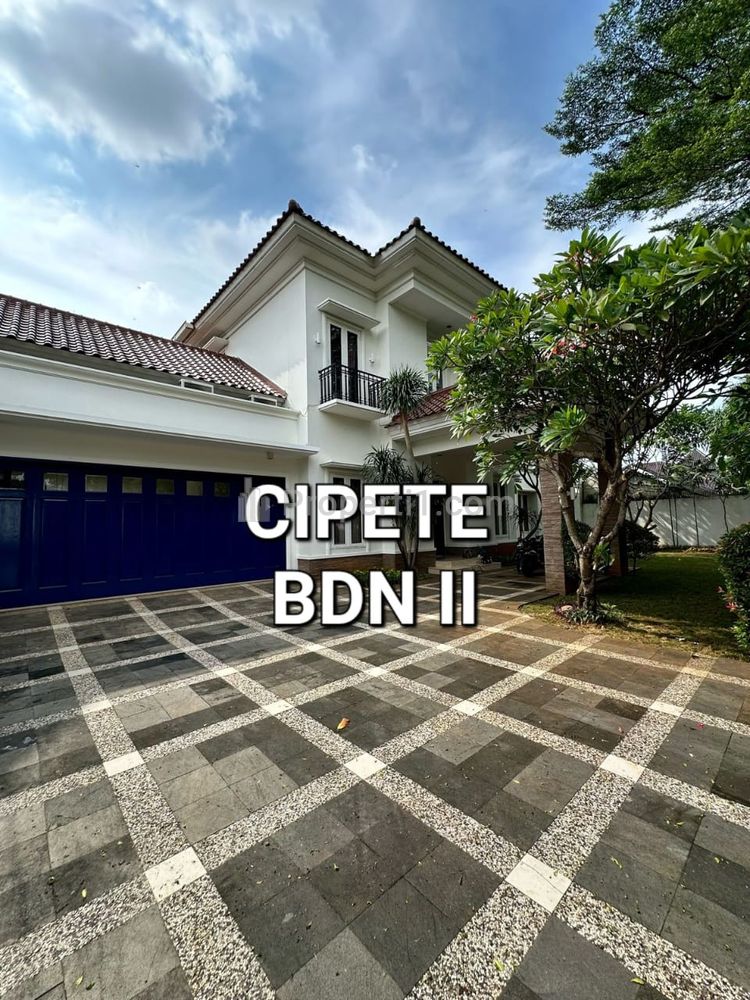 Disewakan Rumah Luas Area Strategis, Private Pool - Cipete, Jakarta Selatan