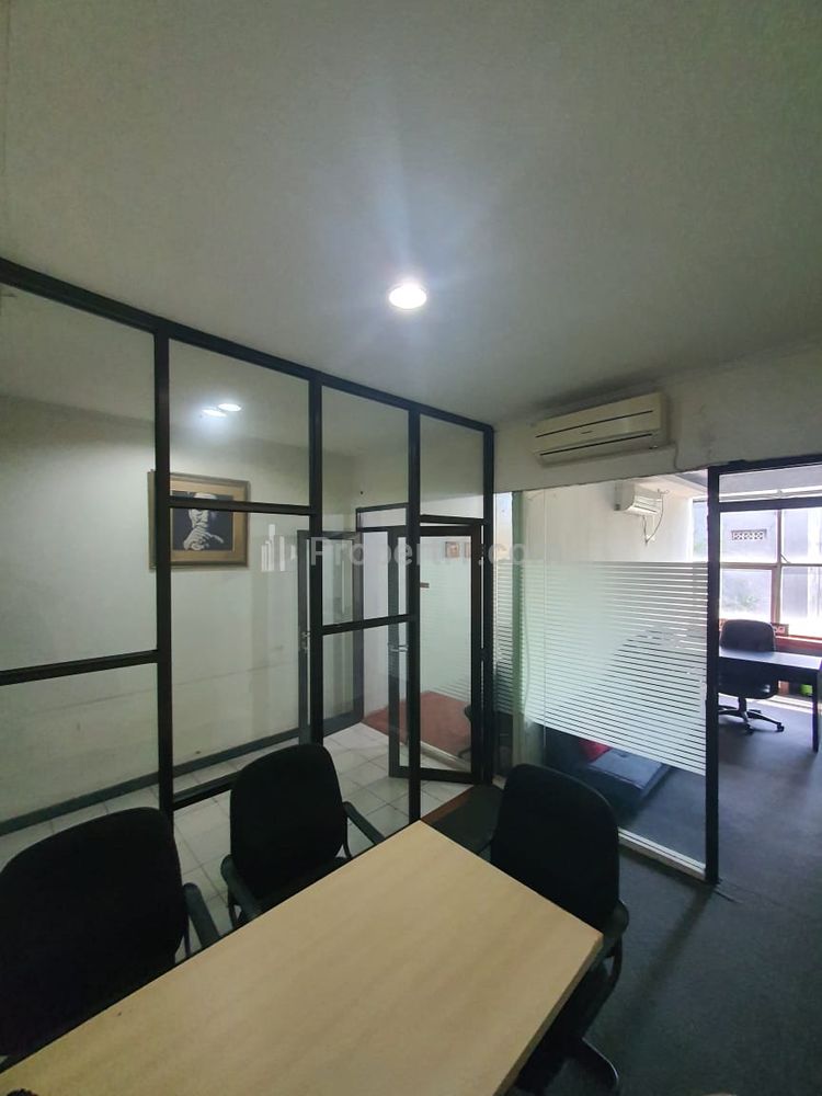 Dijual Ruko Saharjo 3 Lantai Lokasi Depan Jalan Raya di Jakarta Selatan