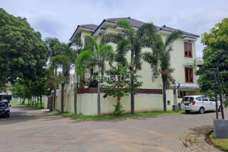 Dijual Rumah Mewah One Gate Permata Jingga Suhat Malang, 3 Lantai