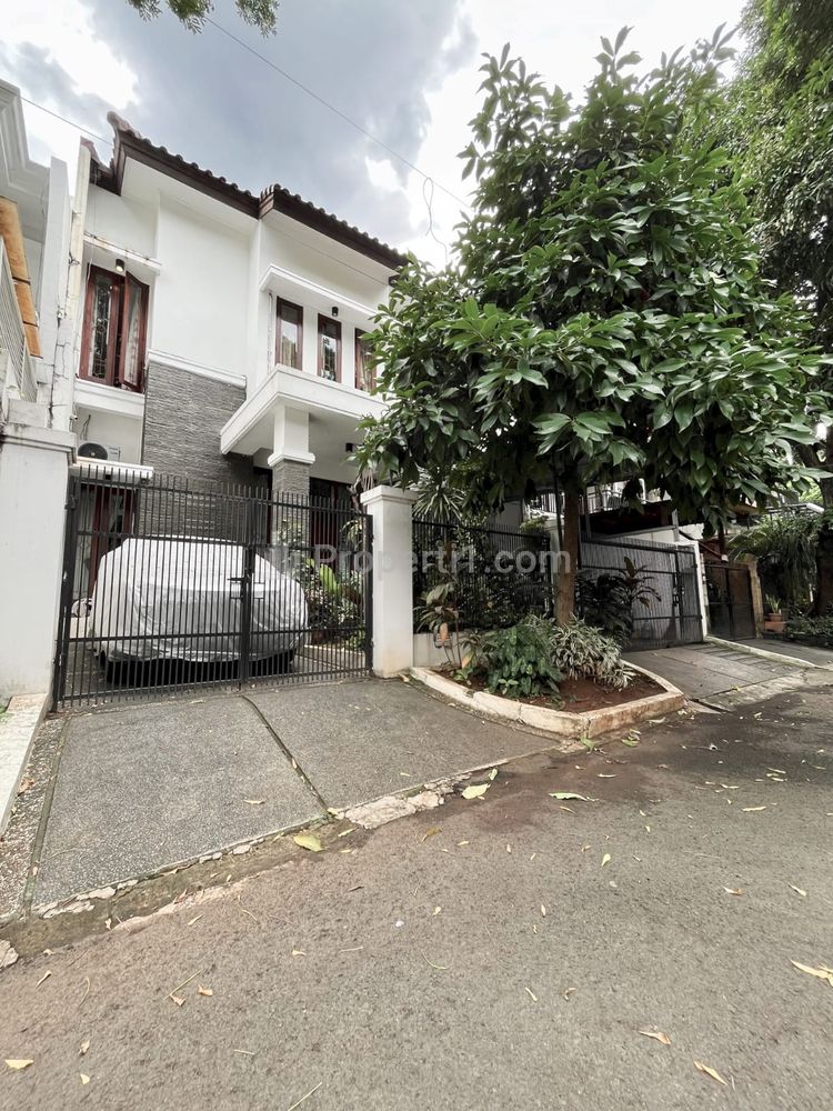 Dijual Rumah Pondok Indah Pinang Perak Rumah 2.5 Lantai di Jakarta Selatan