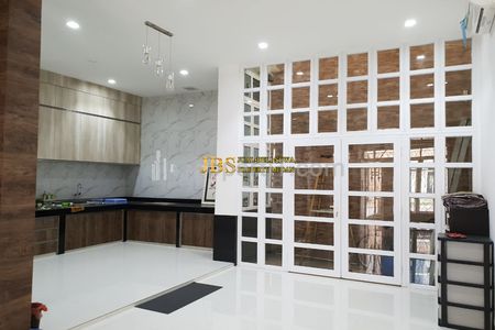 Dijual Rumah Fully Furnished di Komplek Cemara Kuta Medan Jalan Uluwatu