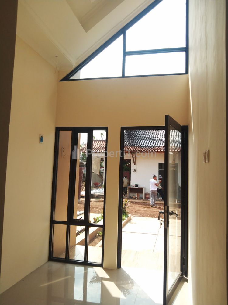 Rumah Dijual Dekat Kawasan MM2100