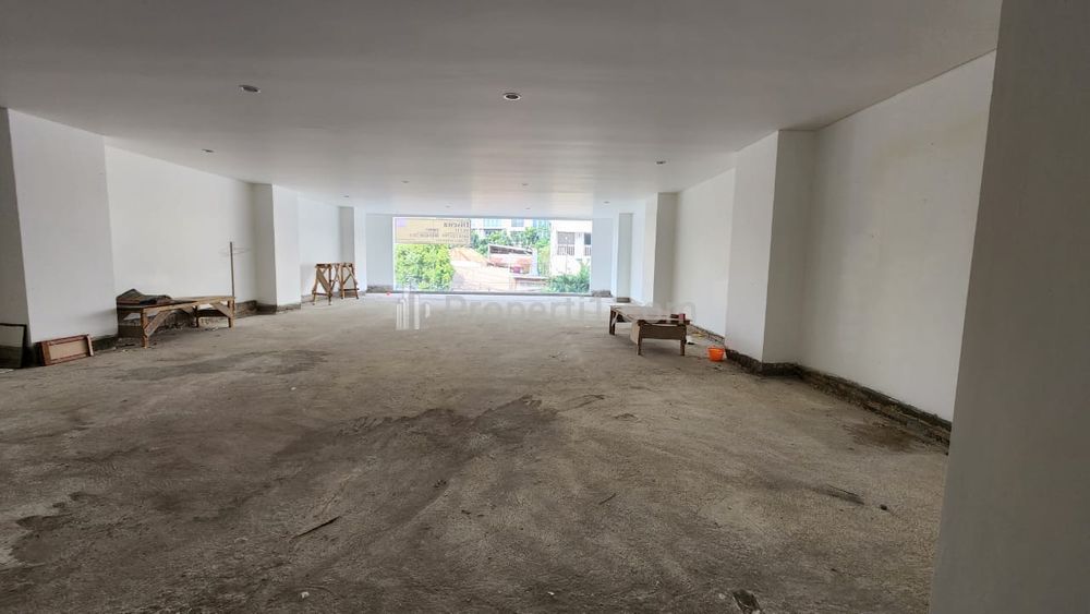 Sewa Gedung untuk Kantor, Showroom, Butik, Klinik Kecantikan, Area Komersil, di Kebon Sirih, Dekat Sudirman, Menteng, Jakarta Pusat