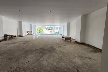 Sewa Gedung untuk Kantor, Showroom, Butik, Klinik Kecantikan, Area Komersil, di Kebon Sirih, Dekat Sudirman, Menteng, Jakarta Pusat