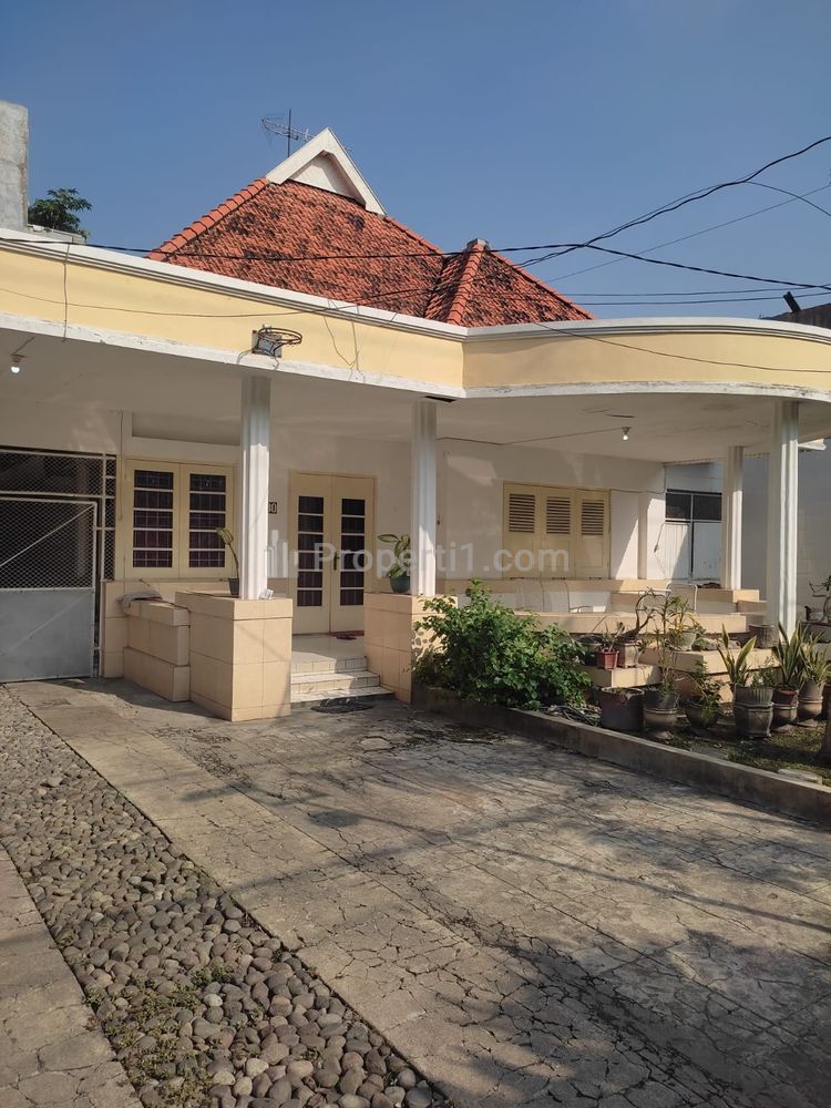 Disewakan Rumah 485 m2 di Surabaya Pusat Jalan Teuku Umar Area Jalan Kartini, Diponegoro - Jadoel Instagramable Cocok Buat Segala Usaha