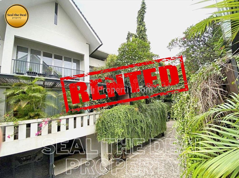Disewakan Town House 3 BR di Sekitar SCBD/Senopati Jakarta Selatan STD555