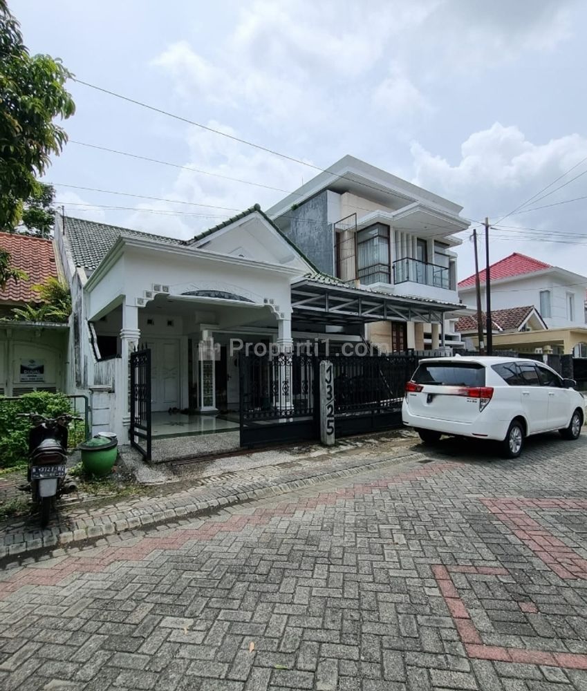 Dijual Rumah Araya Malang, Luas Tanah 240 m2
