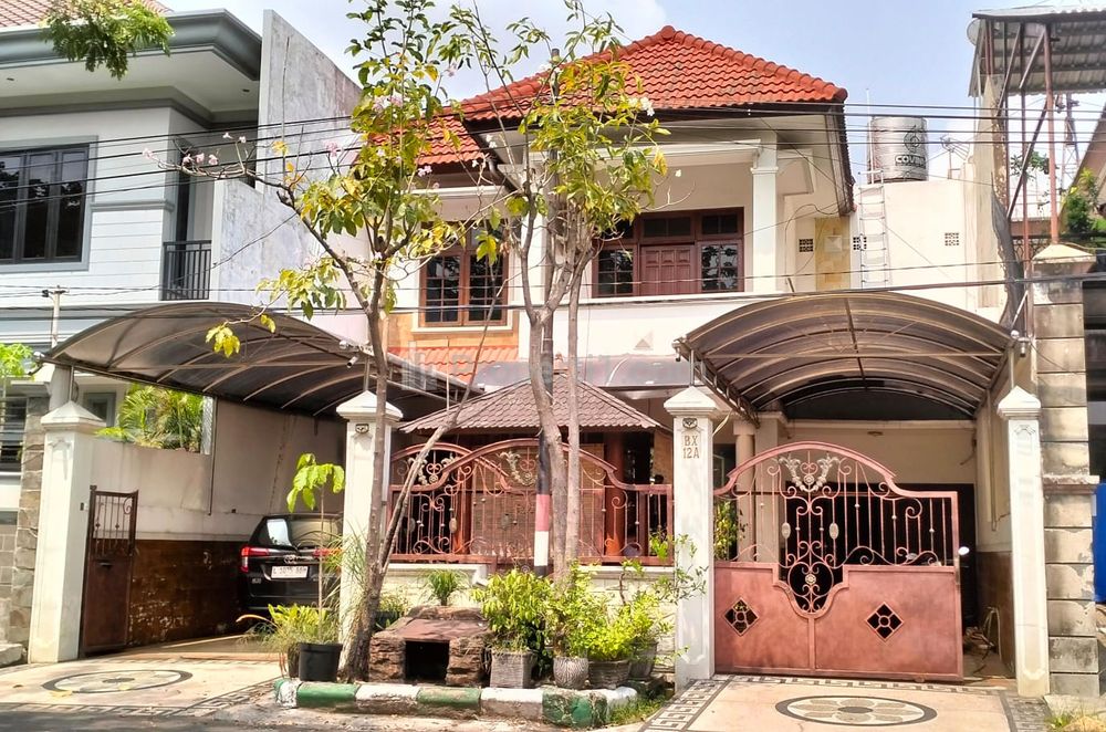 Jual Rumah Mewah Siap Huni Daerah Boulevard Surabaya dengan Fasilitas Lengkap