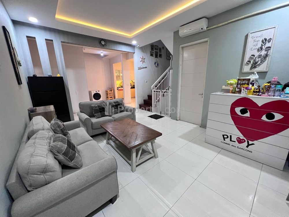 Dijual Rumah Permata Jingga Suhat Malang, 2 Lantai, One Gate