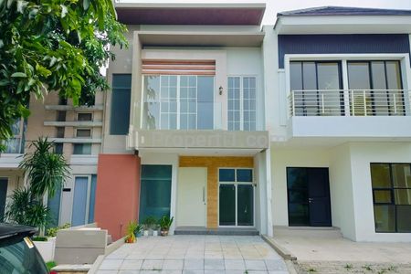 Rumah Dijual di Grand Island Pakuwon City Sukolilo Surabaya Timur New Gress Siap Huni