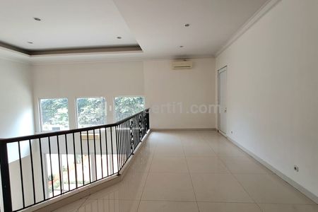 Sewa Rumah Murah Townhouse di Ampera, Dekat Kemang, Simatupang, Bisa Buat Kantor, Pasar Minggu, Jakarta Selatan