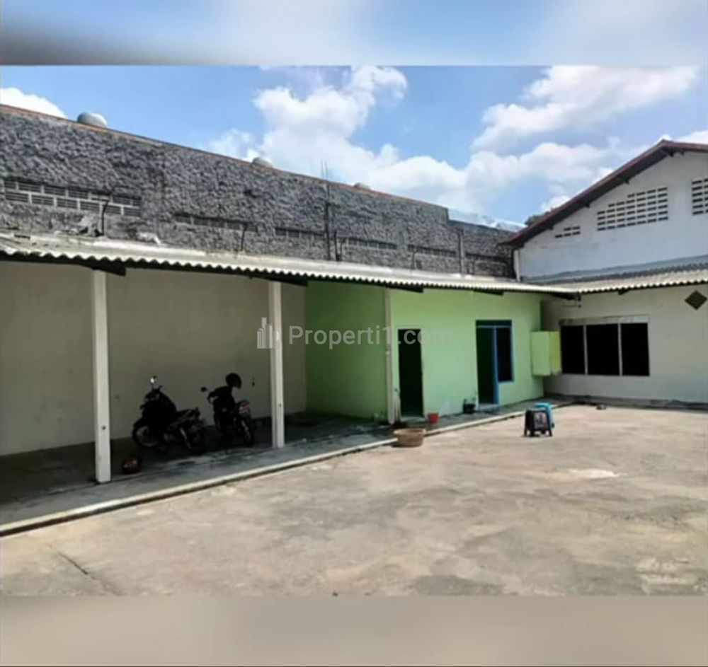Dijual Gedung di Kawasan Bisnis Strategis Karanganyar Kota