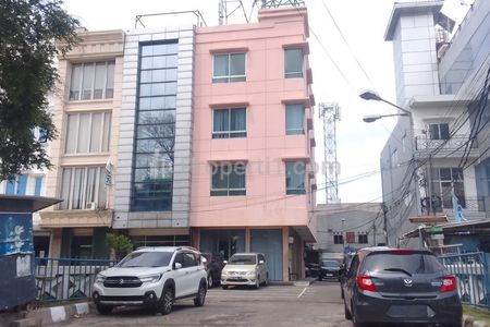 Dijual 2 Ruko Gandeng Hook Ruko Terawat Baik, Lokasi Strategis di Jakarta Selatan, 5 Menit Ke Mall KOKAS, 10 Menit Ke Jl. MT Haryono