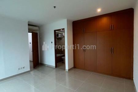 Disewakan Apartemen Hamptons Park 3+1BR Semi Furnished