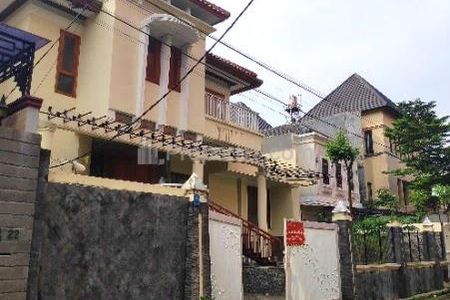 Dijual Rumah 3 Lantai di Kebayoran Lama, Jakarta Selatan