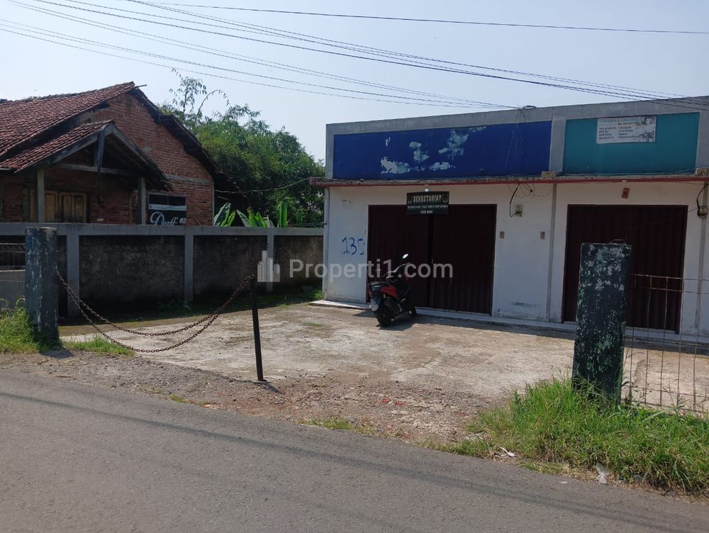 Jual Ruang Usaha Berupa 8 Kios dan Sisa Tanah Luas di Belakang Kios di Nangkasari 2 Pamijahan Bogor