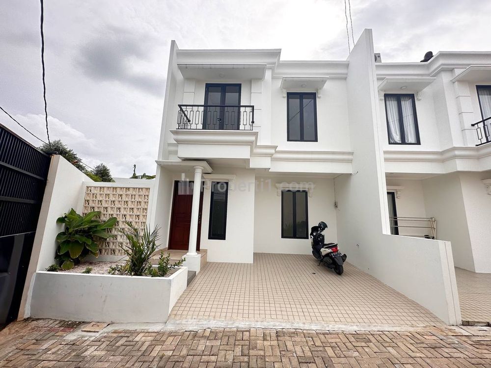 Dijual Rumah Baru 2 Lantai Lokasi Strategis dekat KRT Jatibening Bekasi