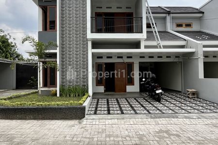 Dijual Rumah Baru Modern Minimalis di Jl. Kaliurang Km. 8 Yogyakarta Dekat UGM, UII