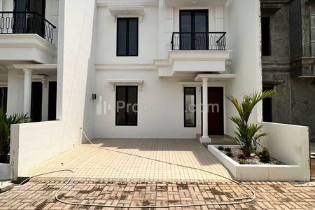 Dijual Rumah Baru 2 Lantai American Clasic Style Dekat LRT Cikunir Jatibening Kota Bekasi