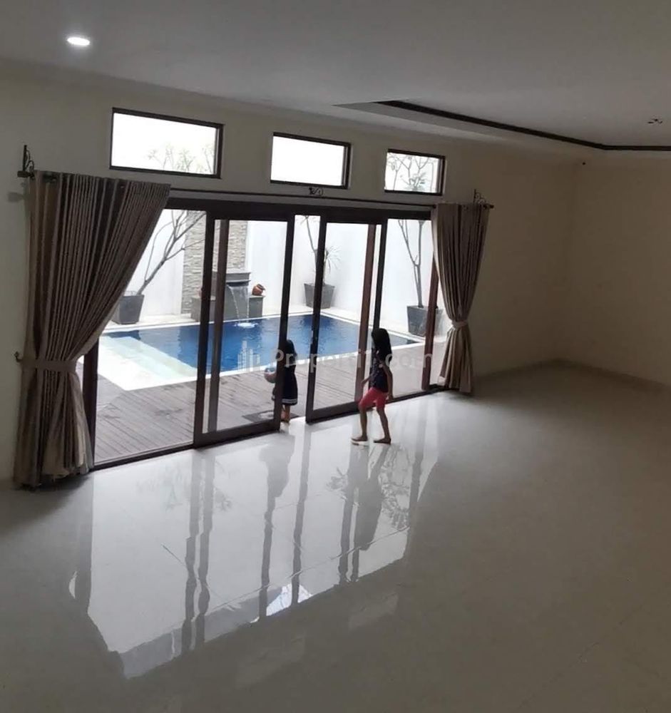 Dijual Rumah Mewah 3 Lantai Full Furnished di Banjar Wijaya (Sinar Mas Land), Tangerang
