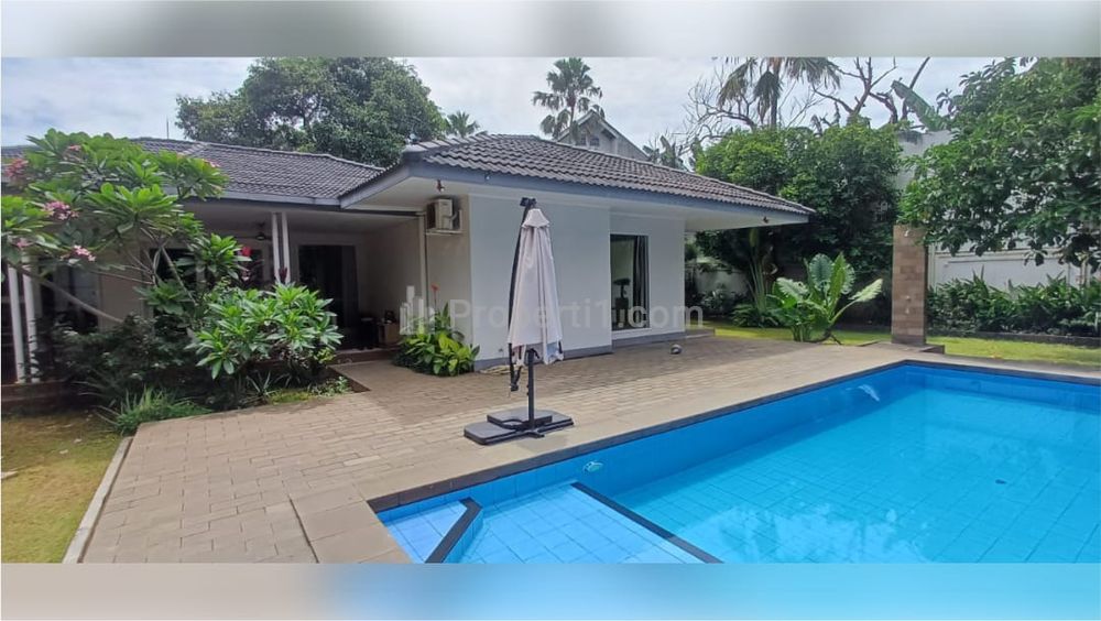 Disewakan Rumah dalam Compound, Lembong House Pejaten Barat Jakarta Selatan