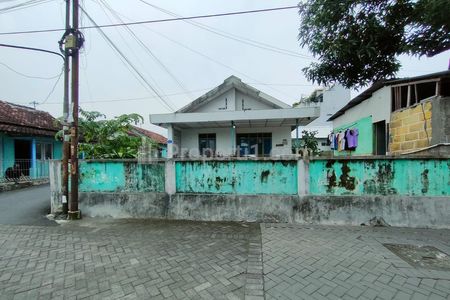 Dijual Tanah Strategis Bonus Bangunan di Karangwuni Jl. Kaliurang Km. 4 Yogyakarta Dekat UGM, UNY