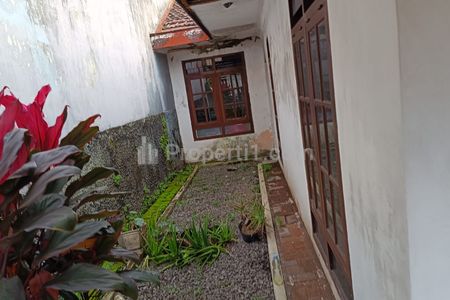 Dijual Rugi Rumah Hitung Tanah Area Jln Letjen Sutoyo Malang, Luas Tanah 231 m2