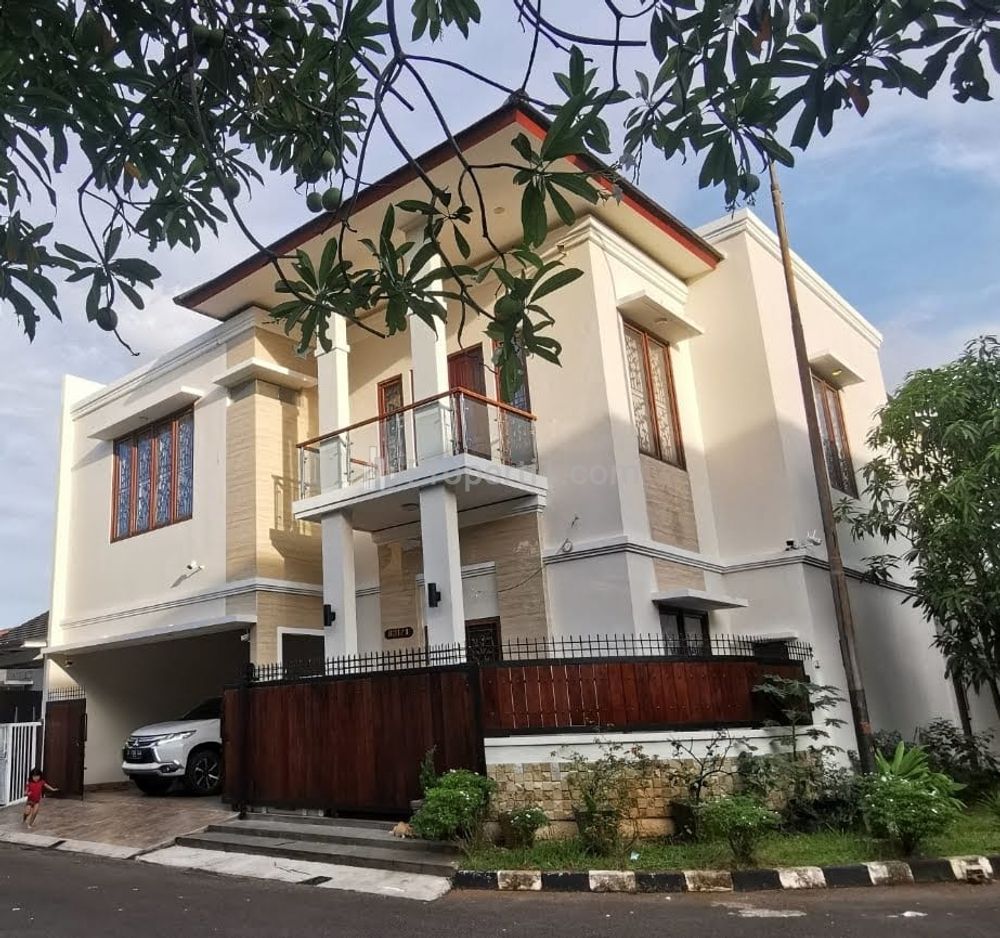 Dijual Rumah Mewah 3 Lantai Full Furnished di Banjar Wijaya (Sinar Mas Land), Tangerang