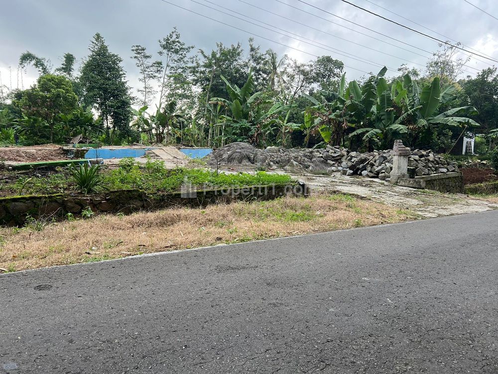 Dijual Super Datar Pekarangan 1500m² Utara Pasar Mojogedang