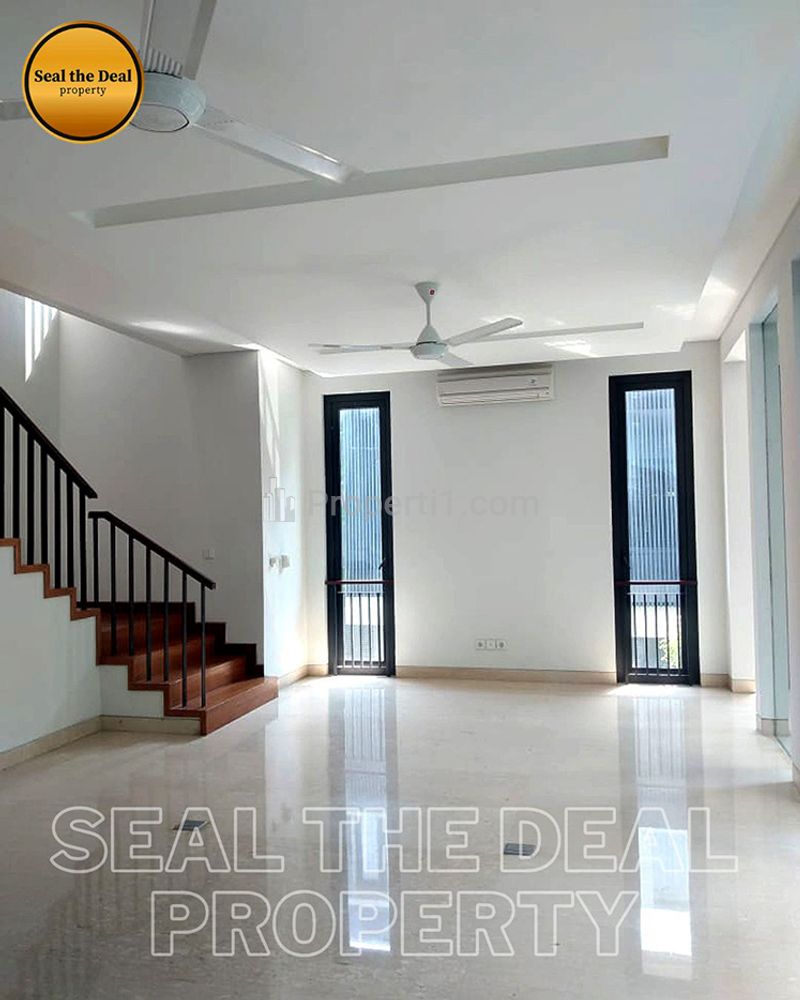 Disewakan Rumah TownHouse di Cipete/Cilandak/Kemang Jakarta Selatan STD414
