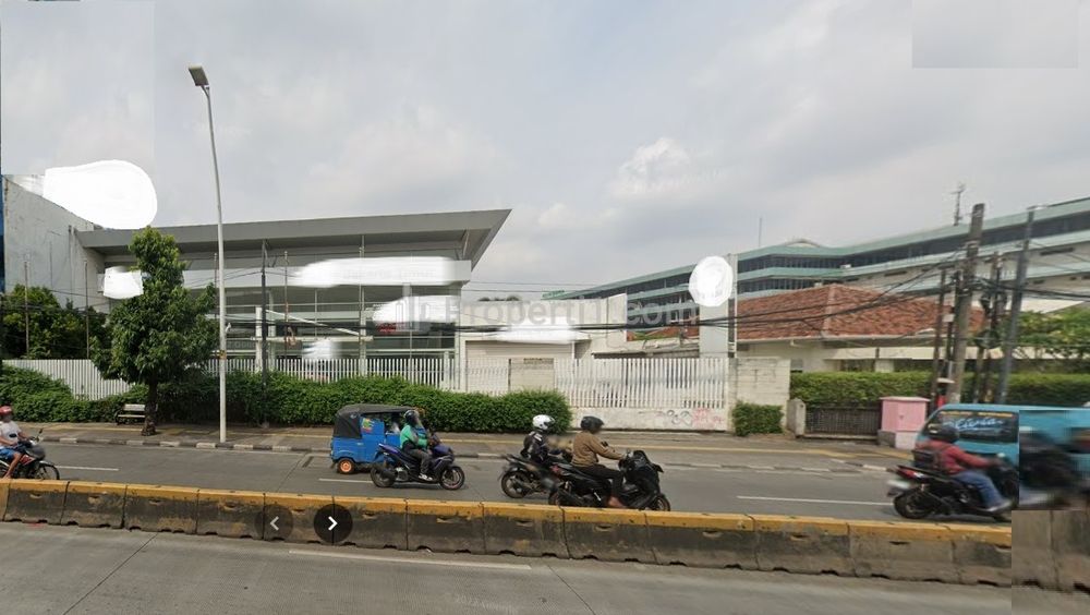 Dijual Gedung 2 Lantai Bekas Showroom di Kampung Melayu, Jatinegara, Jakarta Timur