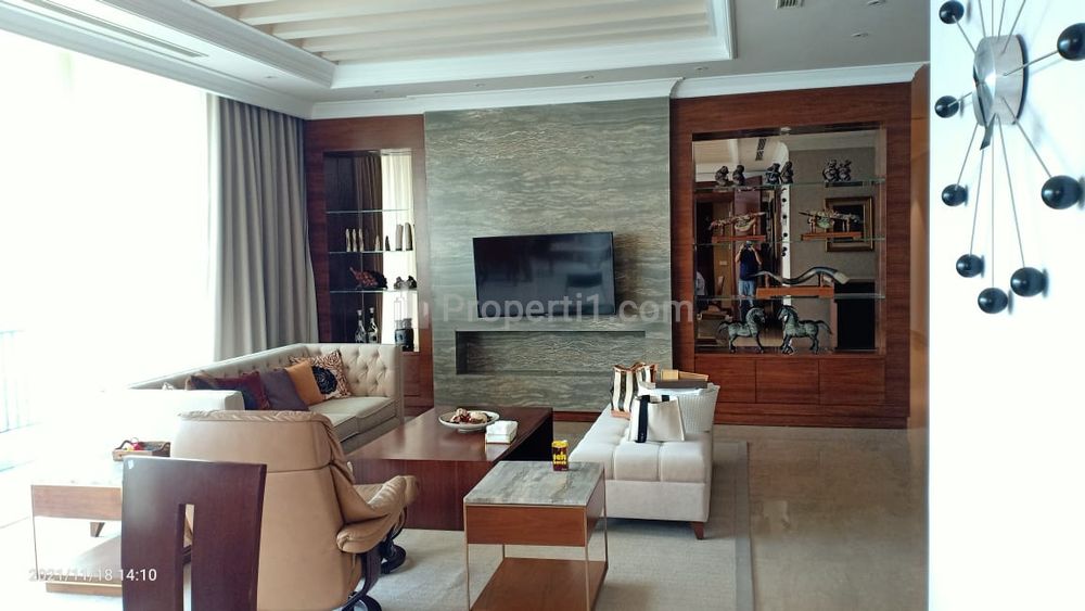 For Rent Apartment Pakubuwono Signatures at Jaksel - 4+1 BR Fully Furnished