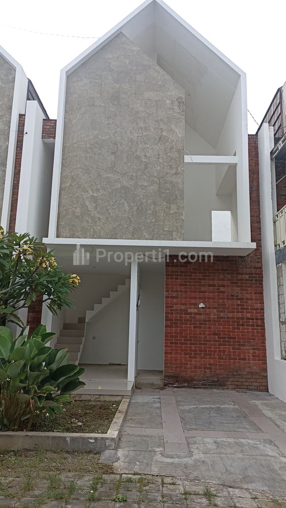 Dijual Villa Modern Kaiatana dengan Lingkungan Asri & Sejuk di Malang