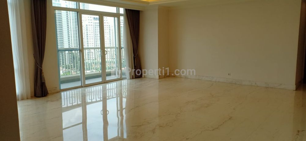 Jual Apartemen Botanica 3+1 BR Semi Furnished 