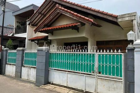 Jual Rumah Siap Huni Akses Mobil, 200 Meter ke Jalan Raya Cilangkap, Jakarta Timur