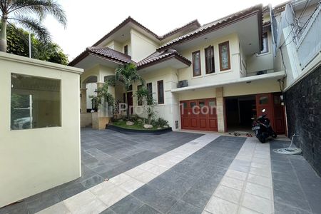 Jual Rumah Siap Huni Ada Kolam Renang di Brawijaya, Area Tenang, Dekat Antasari, Darmawangsa, Wijaya, Polim, Prapanca, Kebayoran Baru, Jakarta Selatan