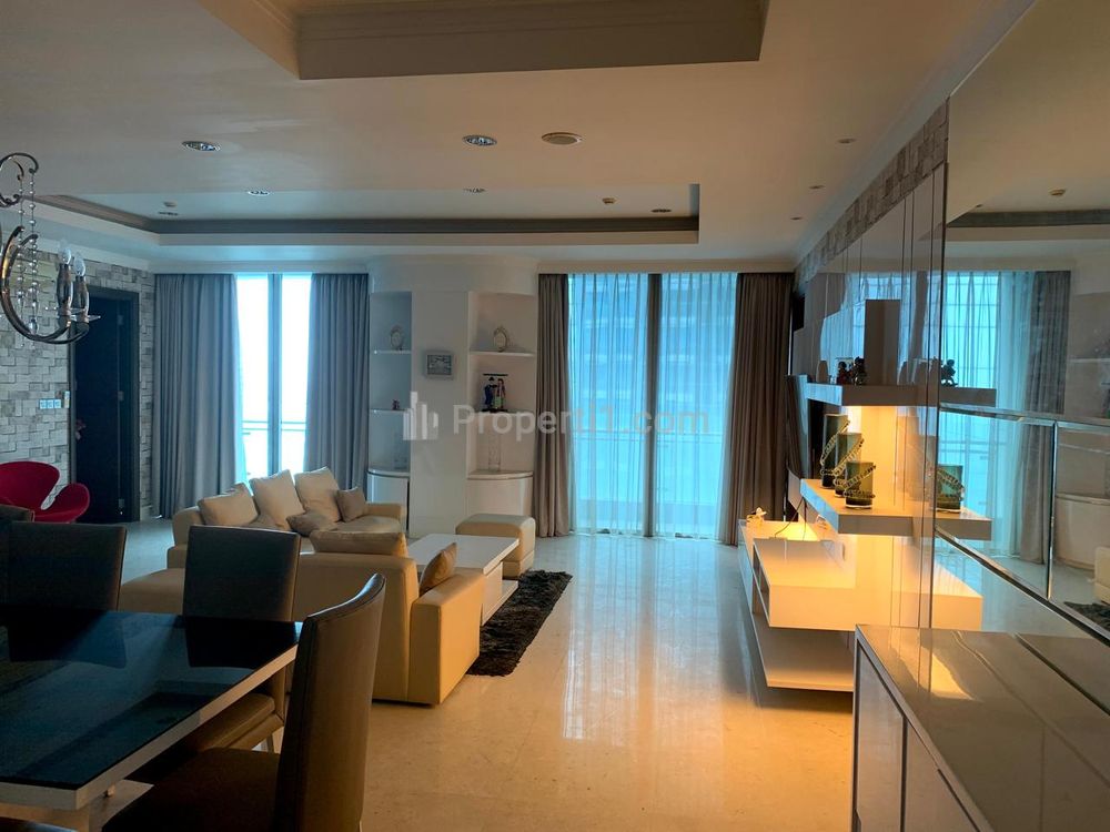 For Rent Residence 8 Apartment Type 3+1 Bedrooms Full Furnished and Good Condition - Strategic and Prime Location in South Jakarta
