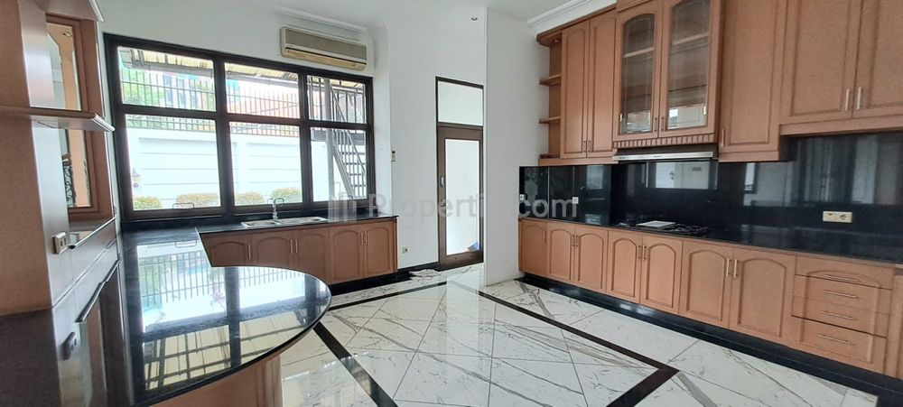 Jual Rumah Mewah SHM Nego Ada Basement di Area Tendean, Dekat Rasuna Said, Senopati, Monginsidi, Gatot Subroto, Kebayoran Baru, Jakarta Selatan