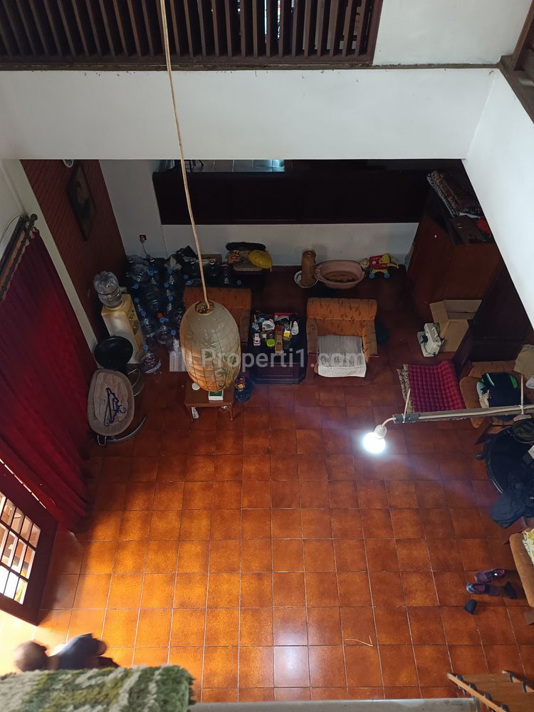 ruang keluarga lantai 1